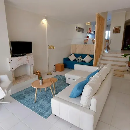 All Dreams Apartment- Windmill Hill Apartment