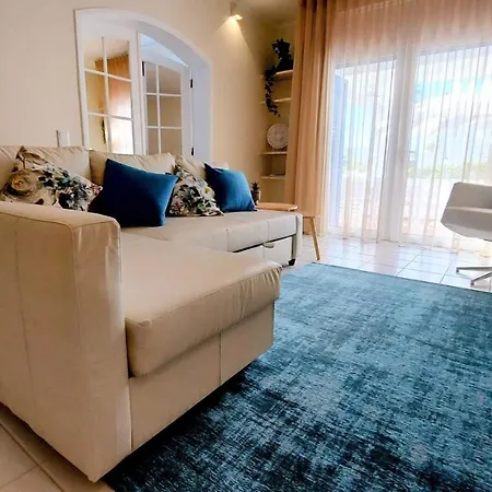 All Dreams Apartment- Windmill Hill Apartment *